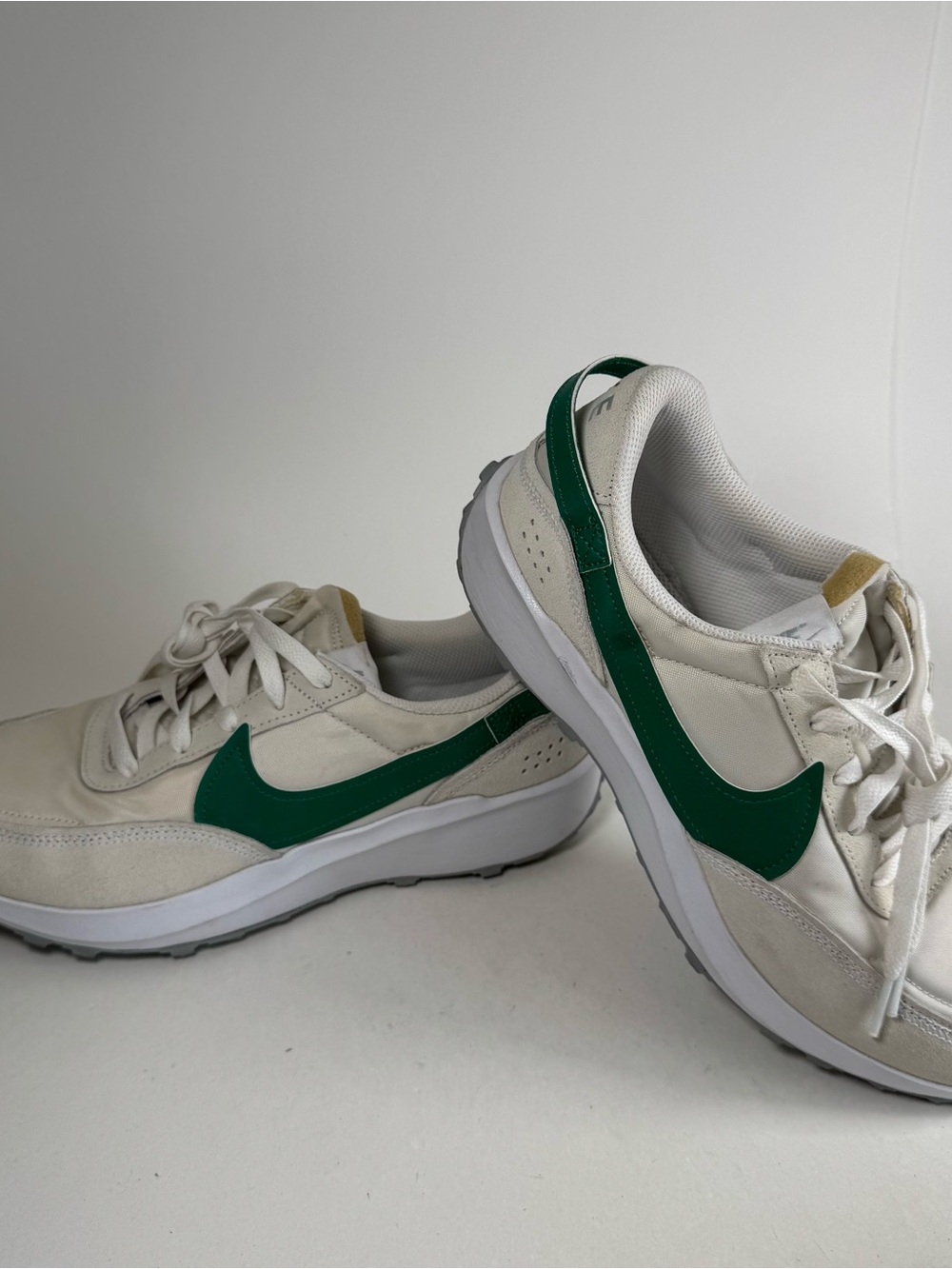 Womens Nike Shoes Waffle Debut Size 10 Off White Ivory Green Sneakers Tennis Run